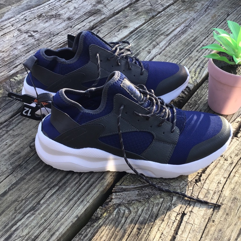 Ai Athletic Sneaker